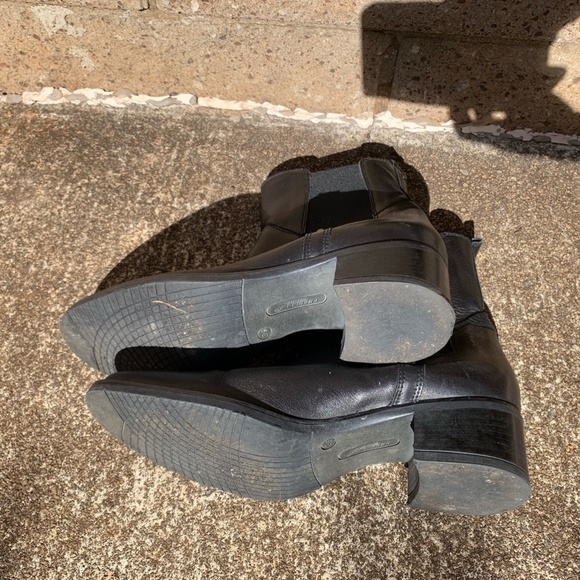 Jones Bootmaker Chelsea Boot. - Picture 5 of 9